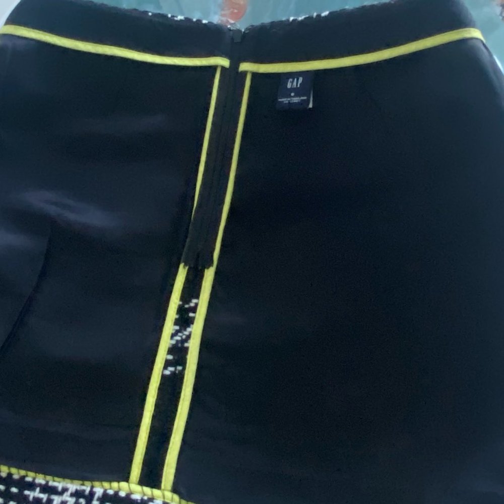 GAP Check Skirt - Picture 4 of 7